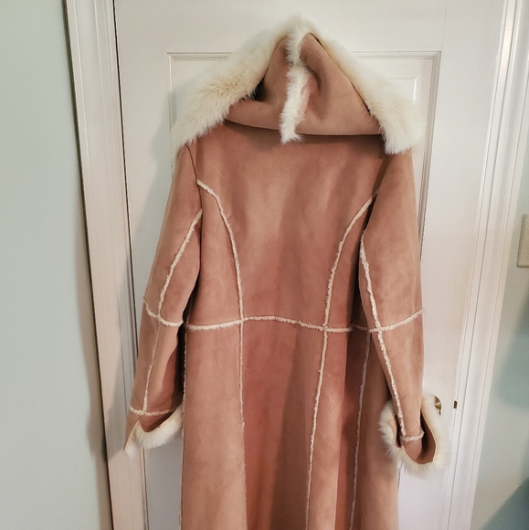 Maxi faux shearling wrap coat. M. - Picture 4 of 6
